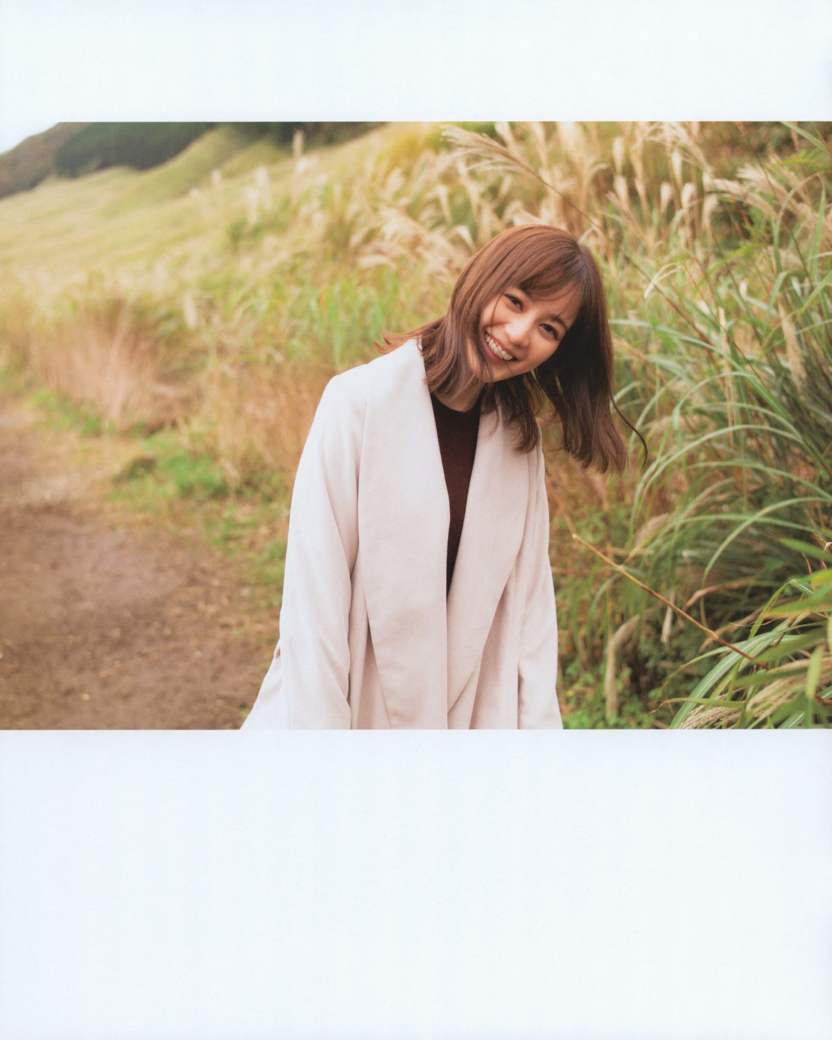 Photobook 生田絵梨花 乃木坂46卒業記念メモリアルブック カノン 0019 7746064833.jpg