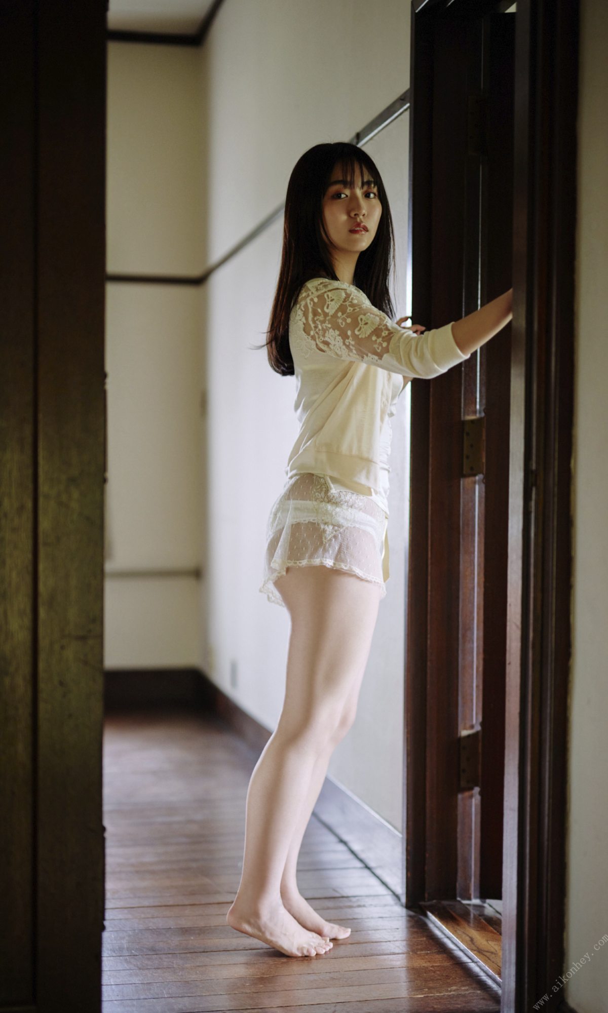 Weekly Photobook Runa Toyoda 豊田ルナ The magic of summer 夏の魔法 2022 08 08 0013 1412461384.jpg