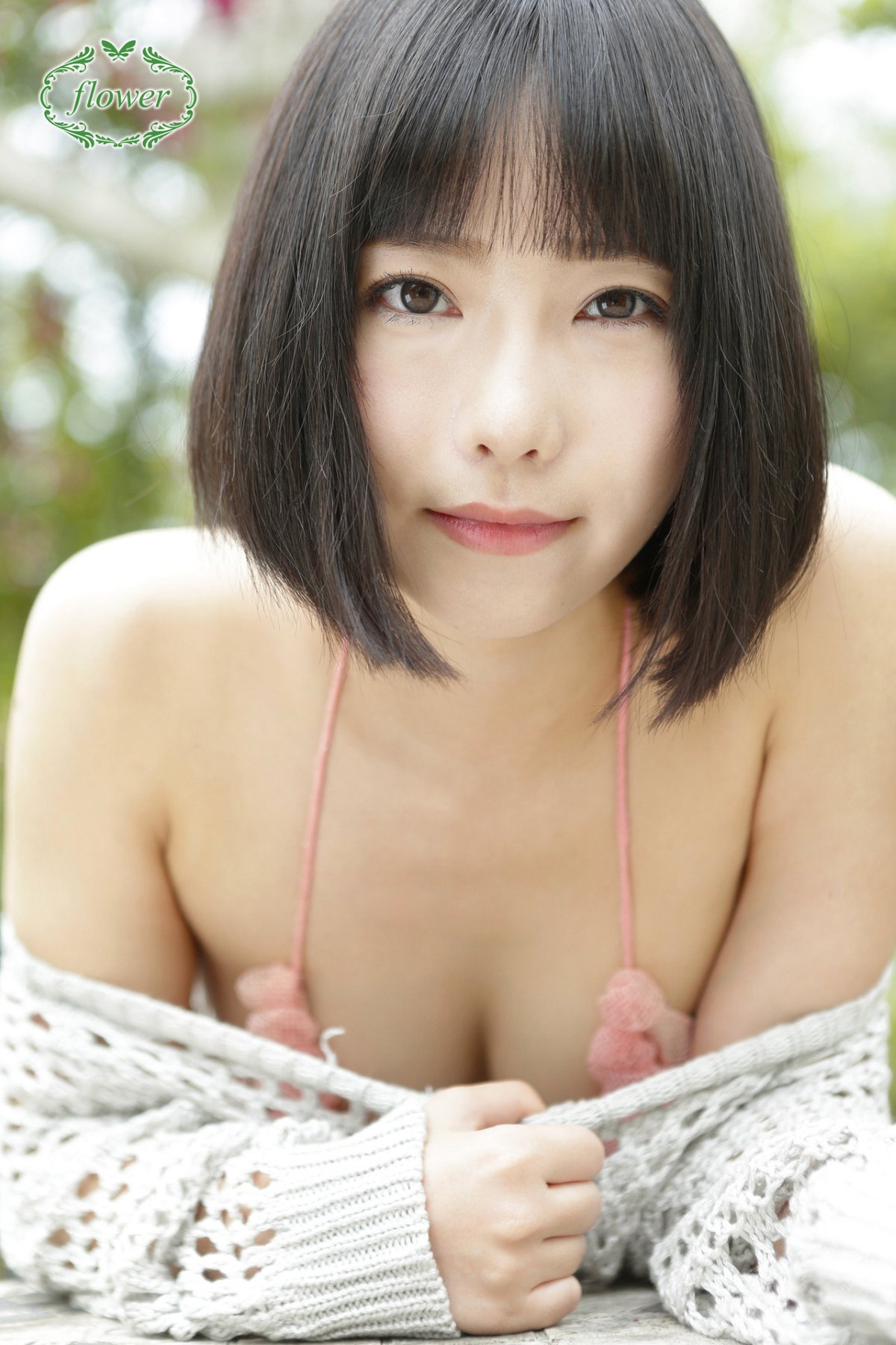 Photobook FLOWER Yui Shirasaka 白坂有以 Vol 02 0018 1931650283.jpg