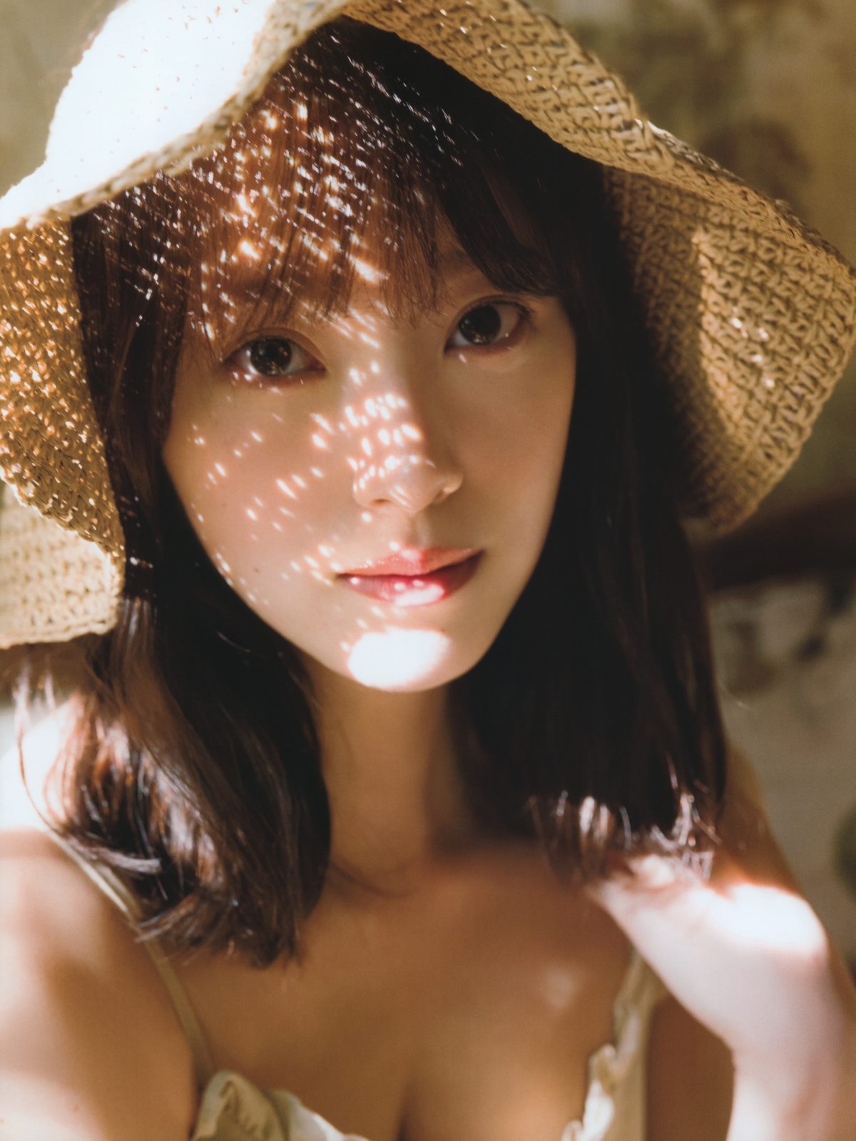 Photobook 堀未央奈 2nd写真集 いつかの待ち合わせ場所 0063 4977551576.jpg