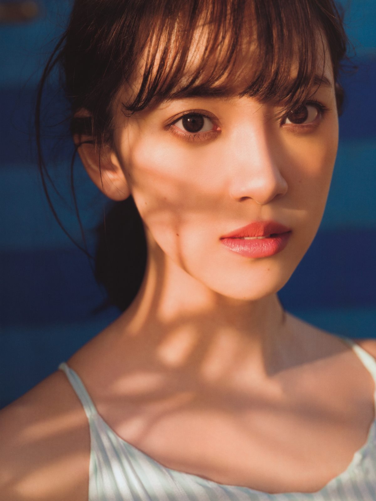 Photobook 堀未央奈 2nd写真集 いつかの待ち合わせ場所 0110 8591110292.jpg