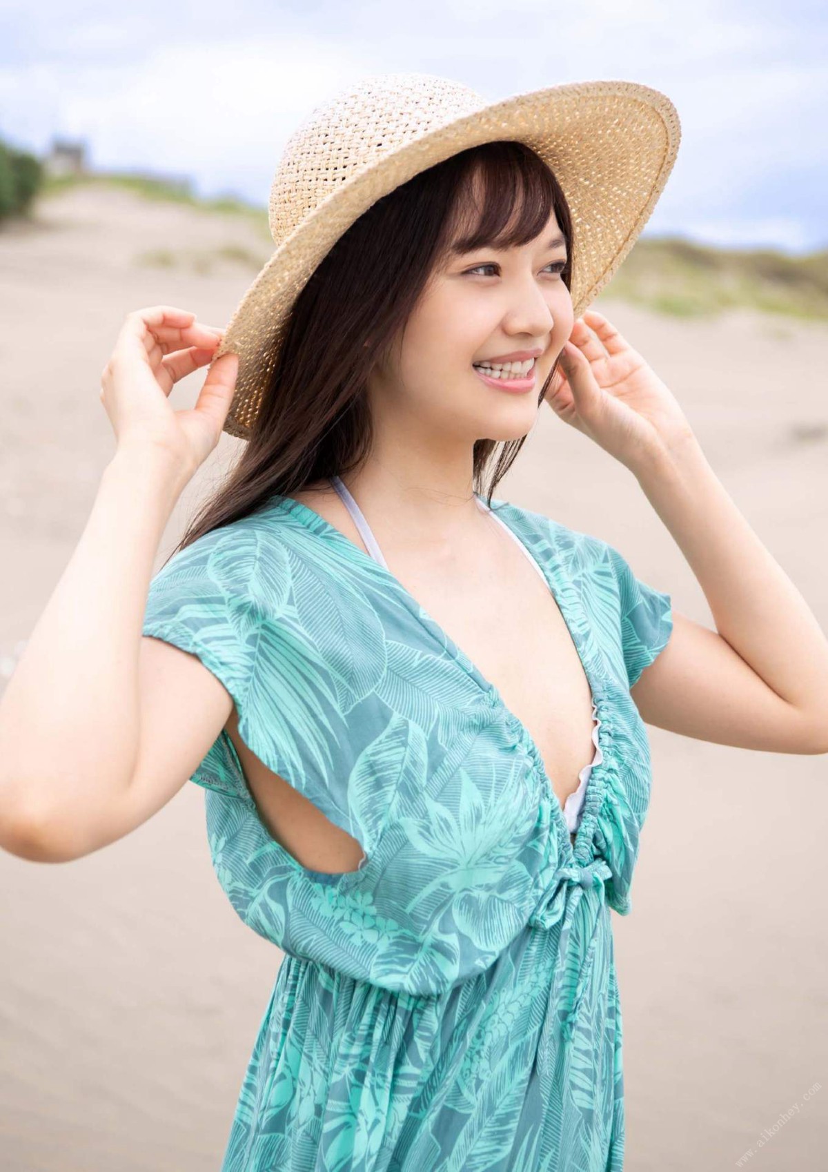 Photobook 夏木 りん デジタル写真集 Endless Summer 0002 1083798701.jpg