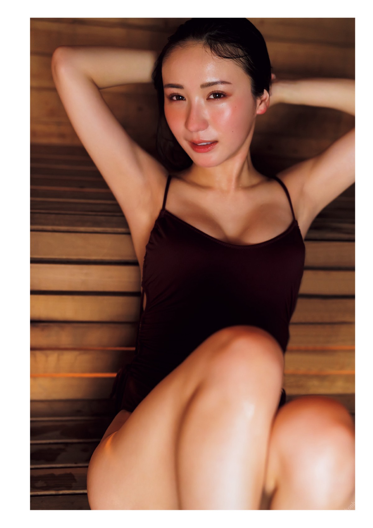 Photobook 2022 09 22 Ema Ito 伊藤愛真 1st Photobook Soleil ソレイユ B 0018 4990516576.jpg