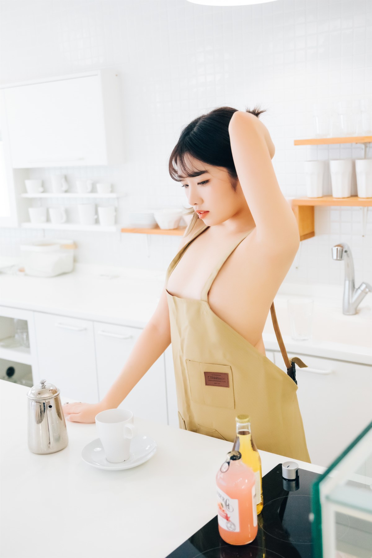 Loozy Sonson 손손 Nude Apron 0049 2362925093.jpg