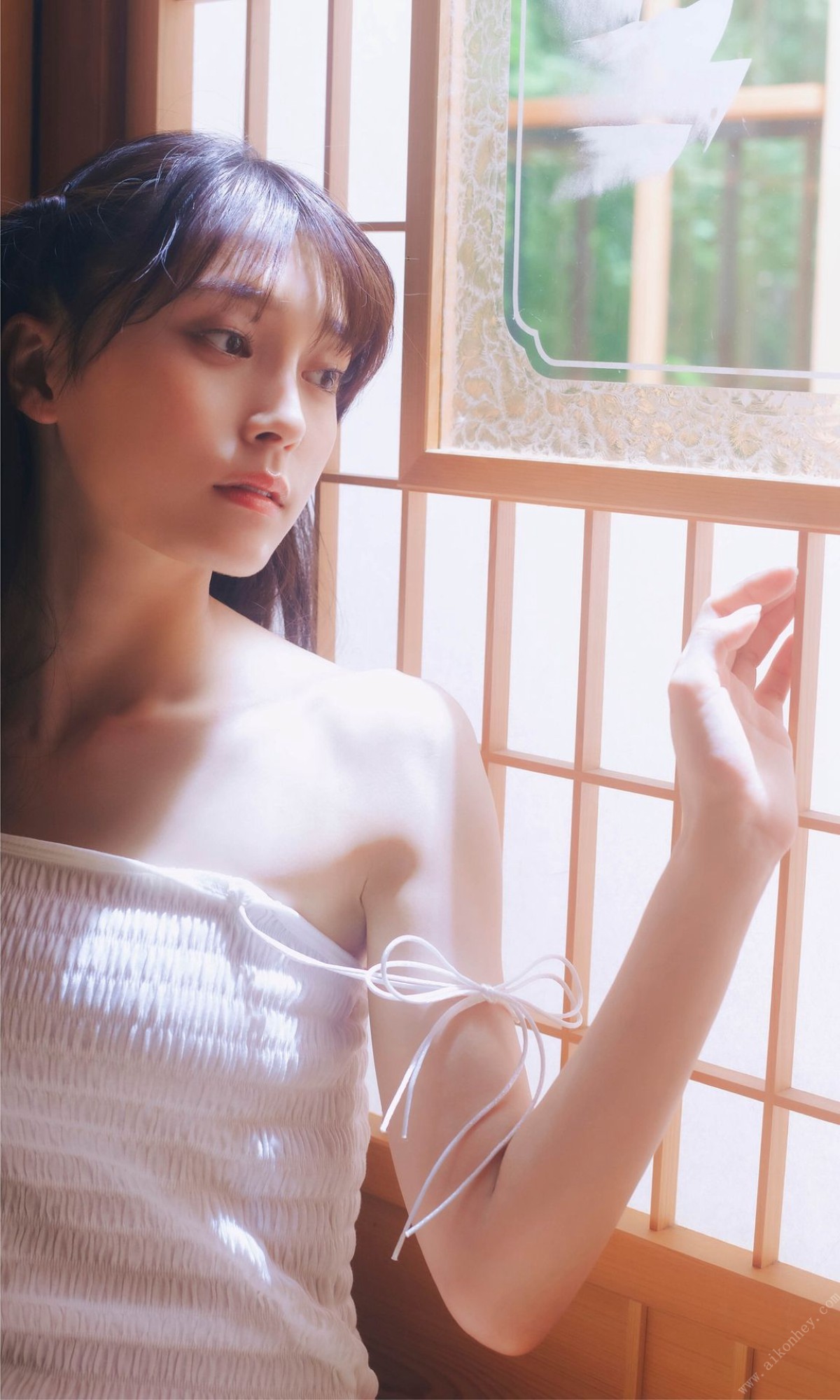 Photobook 2022 08 29 Rina Koyama 小山璃奈 Red Flower 0033 4377595982.jpg