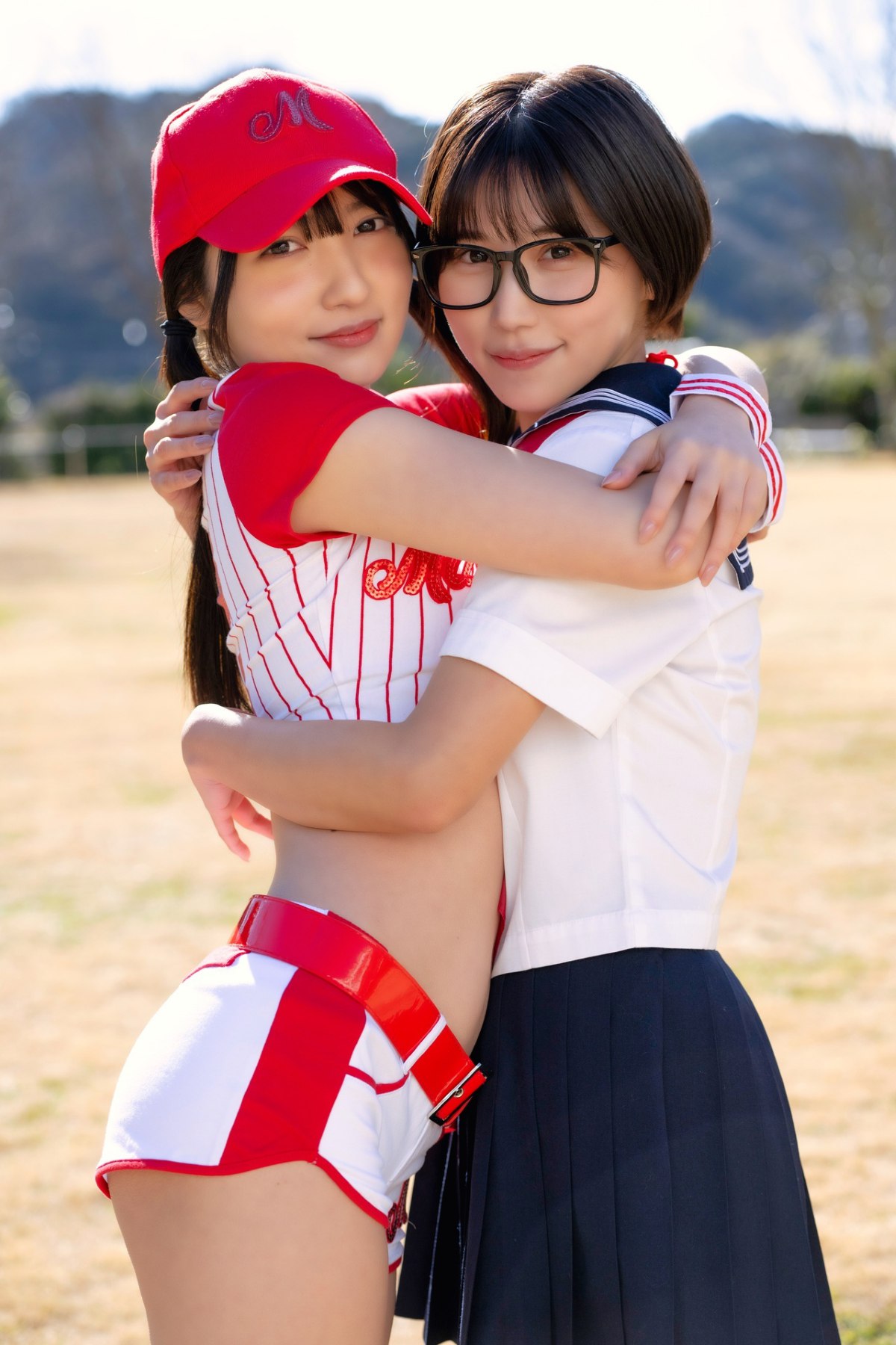 Photobook 2022 10 15 Yuna Nogi 乃木結夢 And Riru Asahina 朝比奈りる Girls 0019 4950529729.jpg