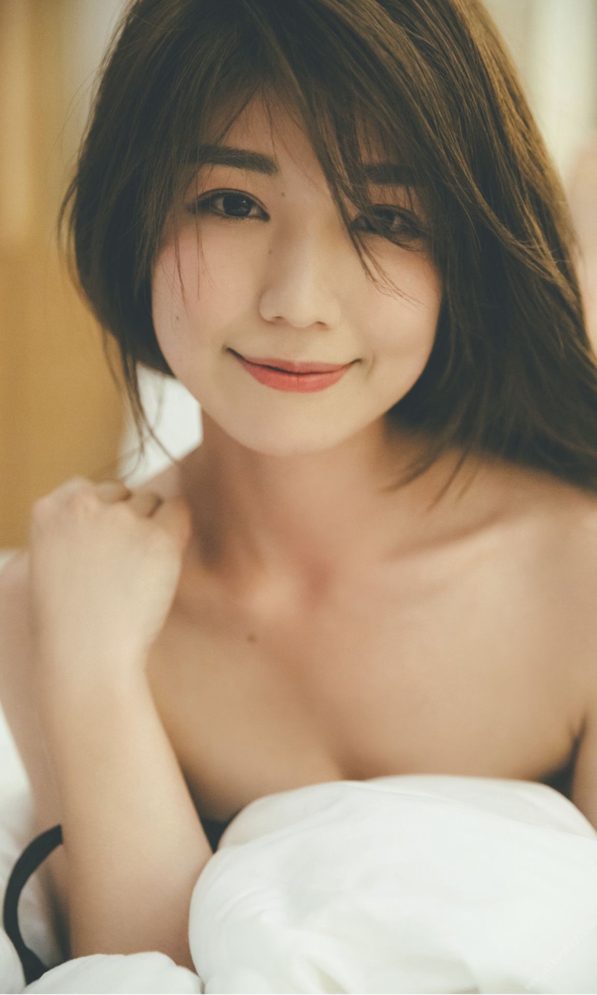 Photobook 2022 10 17 Yuki Fujiki 藤木由貴 From Morning To Night At The Hotel 0048 7730390574.jpg