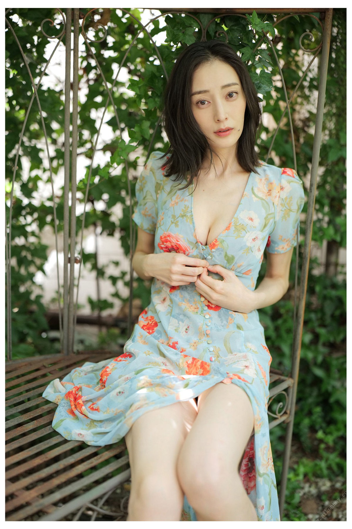 Photobook 2022 10 24 Ikeda Natsuki 池田夏希 You Cant Close Your Eyes Weekly Post Digital Photo Book 0031 4204302408.jpg