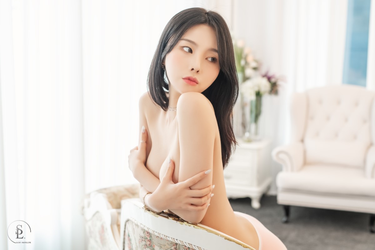 SaintPhotoLife Vol 043 Yuna 유나 Baby Pink 0057 1673123878.jpg