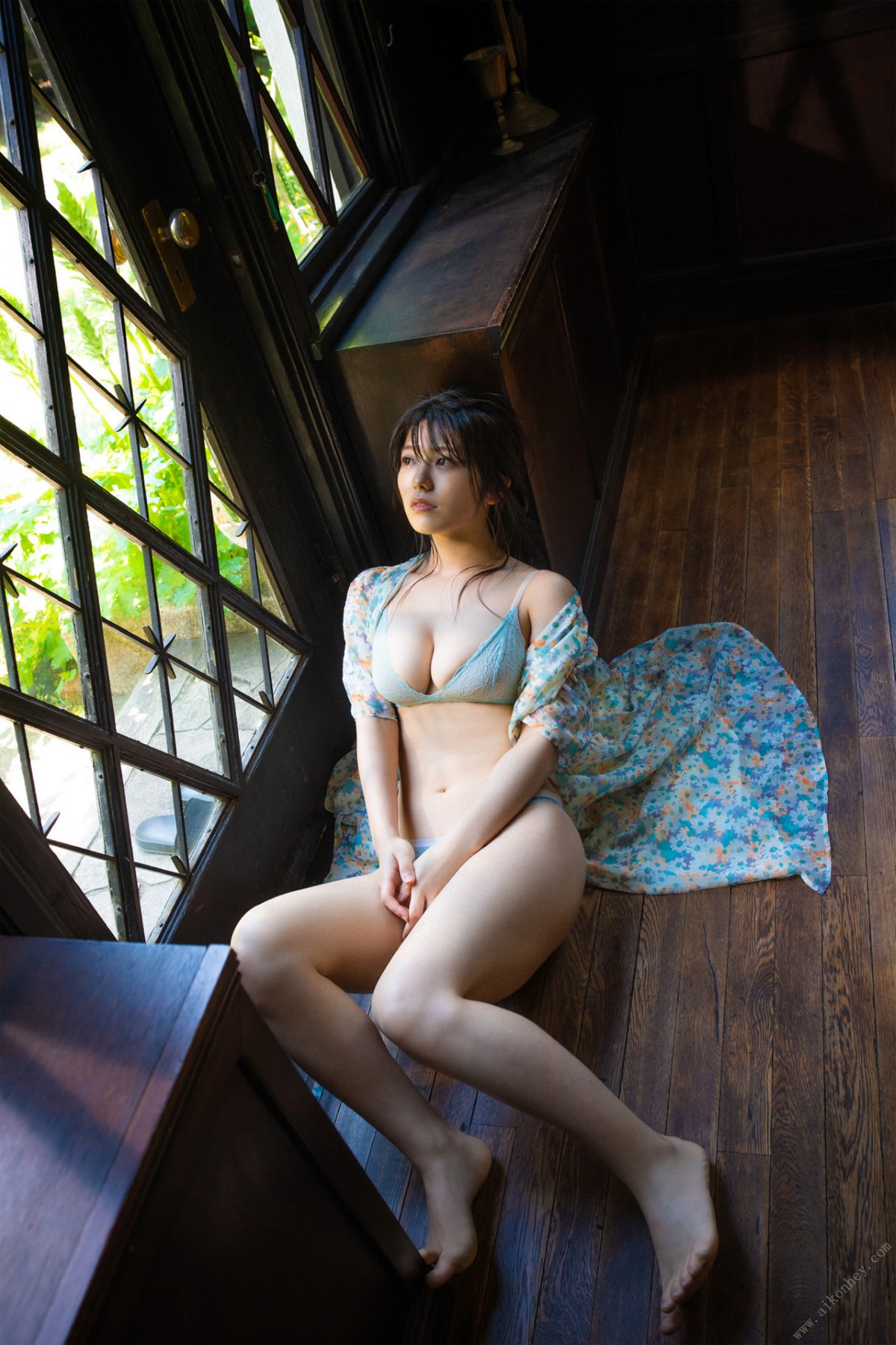 Weekly Gendai Photobook 2022 10 24 Kana Yamada 山田かな Kana Sensual Black 0048 8369769134.jpg