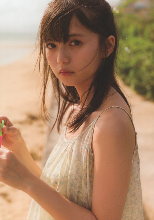 Photobook 2017 01 25 Asuka Saito 齋藤飛鳥 First Photobook Shiosai And Bonus Postcard 0100 3416547455.jpg