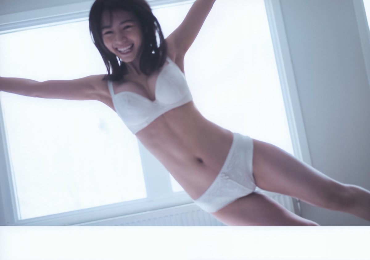 Photobook 2018 12 27 Hinako Kitano 北野日奈子 Nogizaka46 1st Photobook Air Color 0083 1986497513.jpg