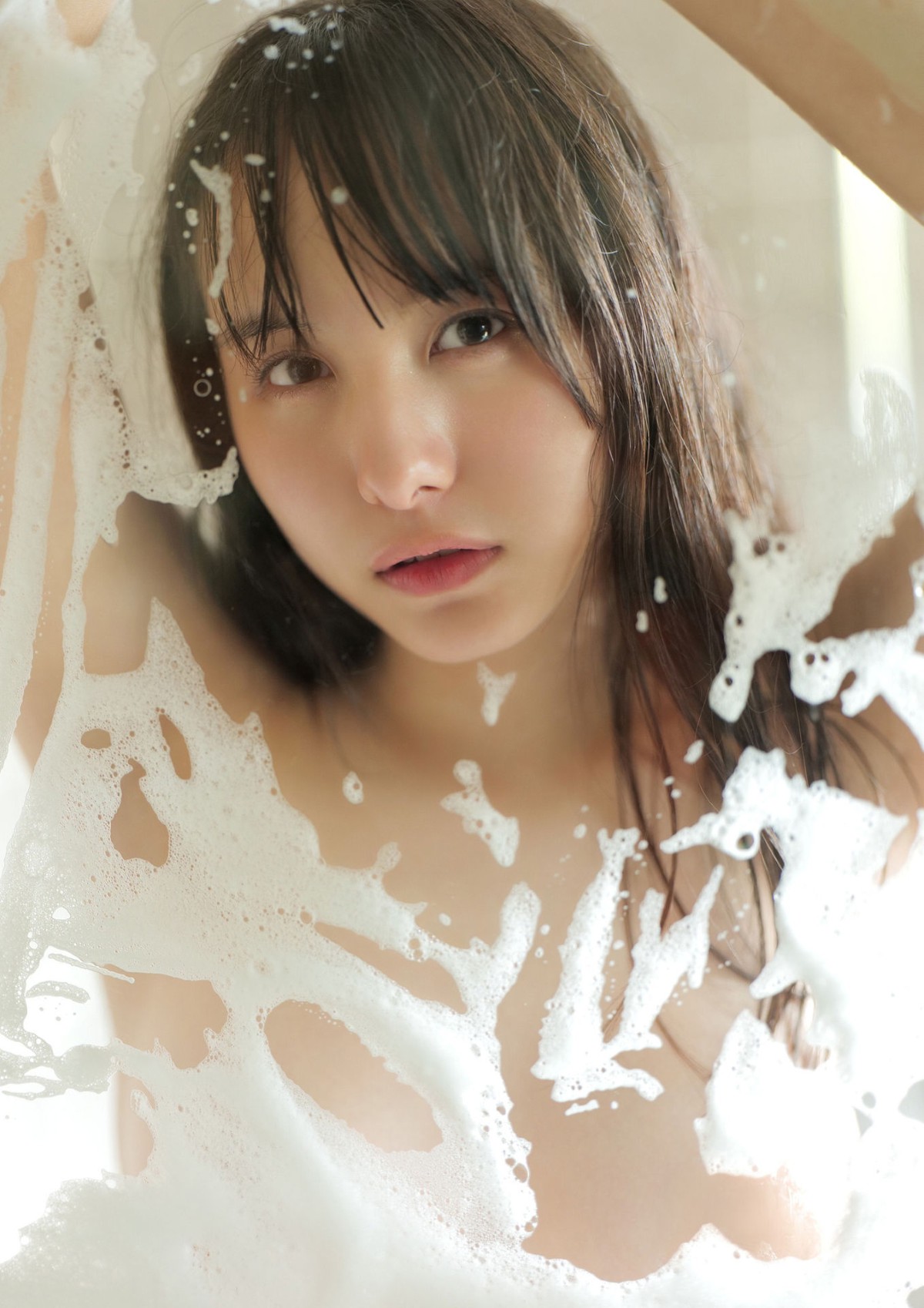 Photobook Mayu Niiya 新谷真由 1st Photobook Mayu No Tonari 0023 1489756526.jpg