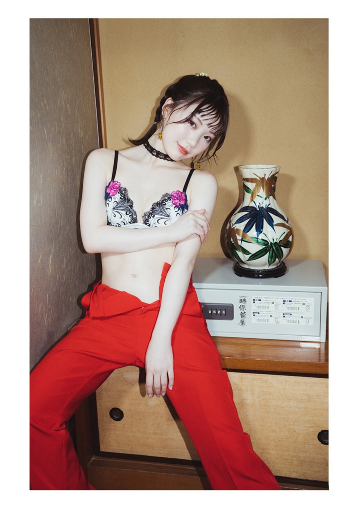 Photobook Mio Ishikawa 石川澪 Escape No Watermark 0047 5203622369.jpg