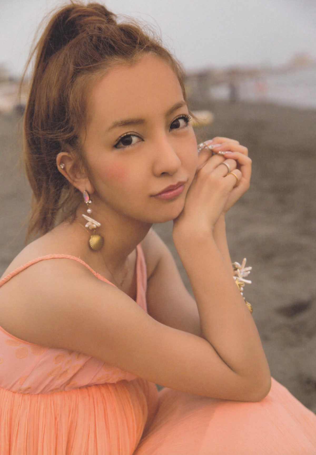 Photobook Tomomi Itano 板野友美 KB48 Graduation Commemorative Photobook Tomochin 0019 5028839358.jpg