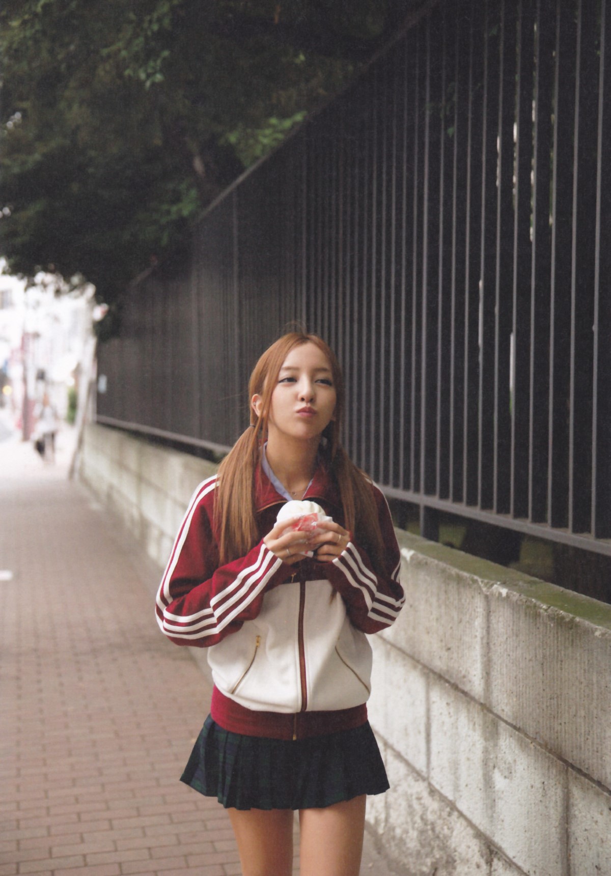 Photobook Tomomi Itano 板野友美 KB48 Graduation Commemorative Photobook Tomochin 0039 1627950909.jpg