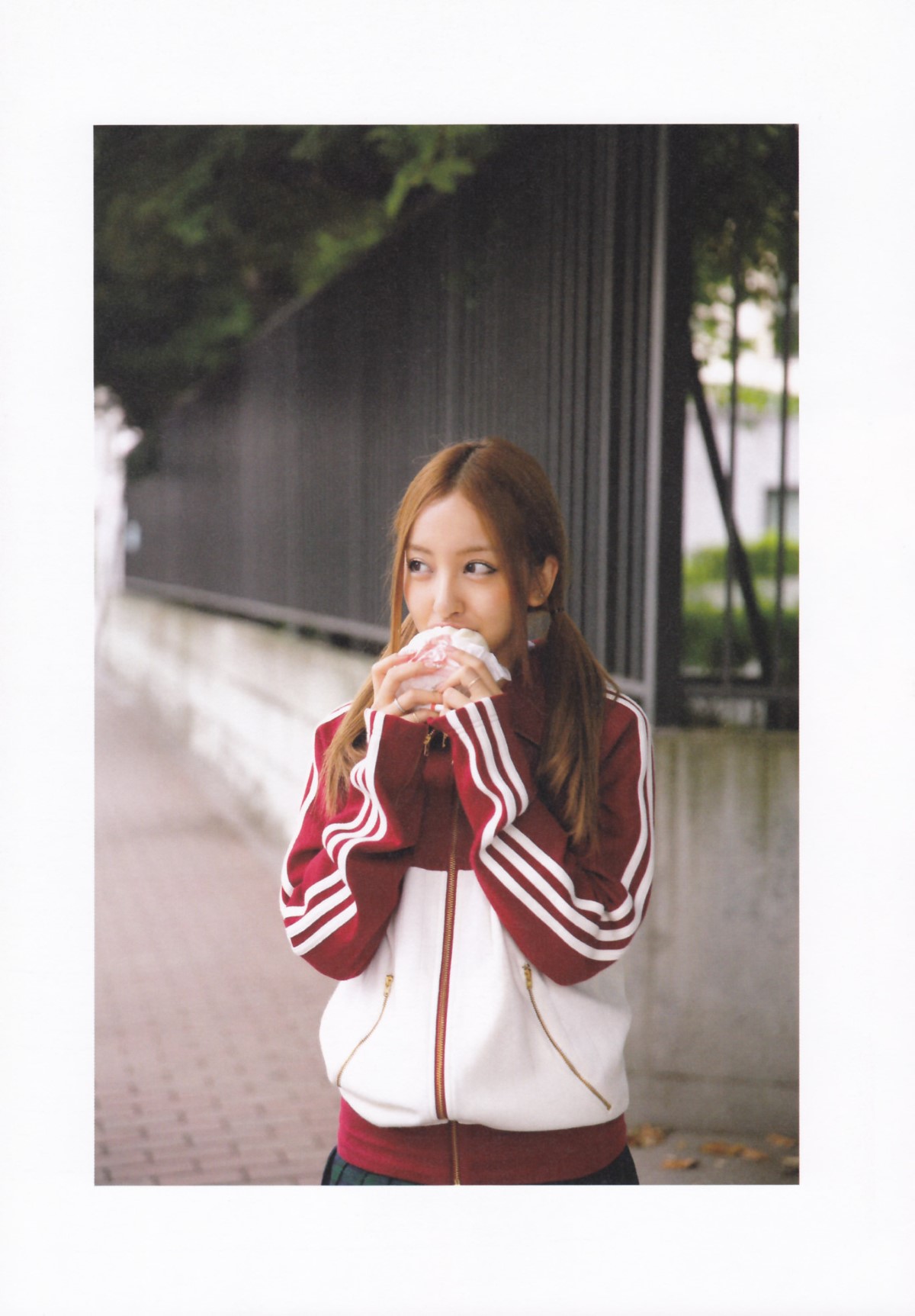 Photobook Tomomi Itano 板野友美 KB48 Graduation Commemorative Photobook Tomochin 0085 7206629233.jpg