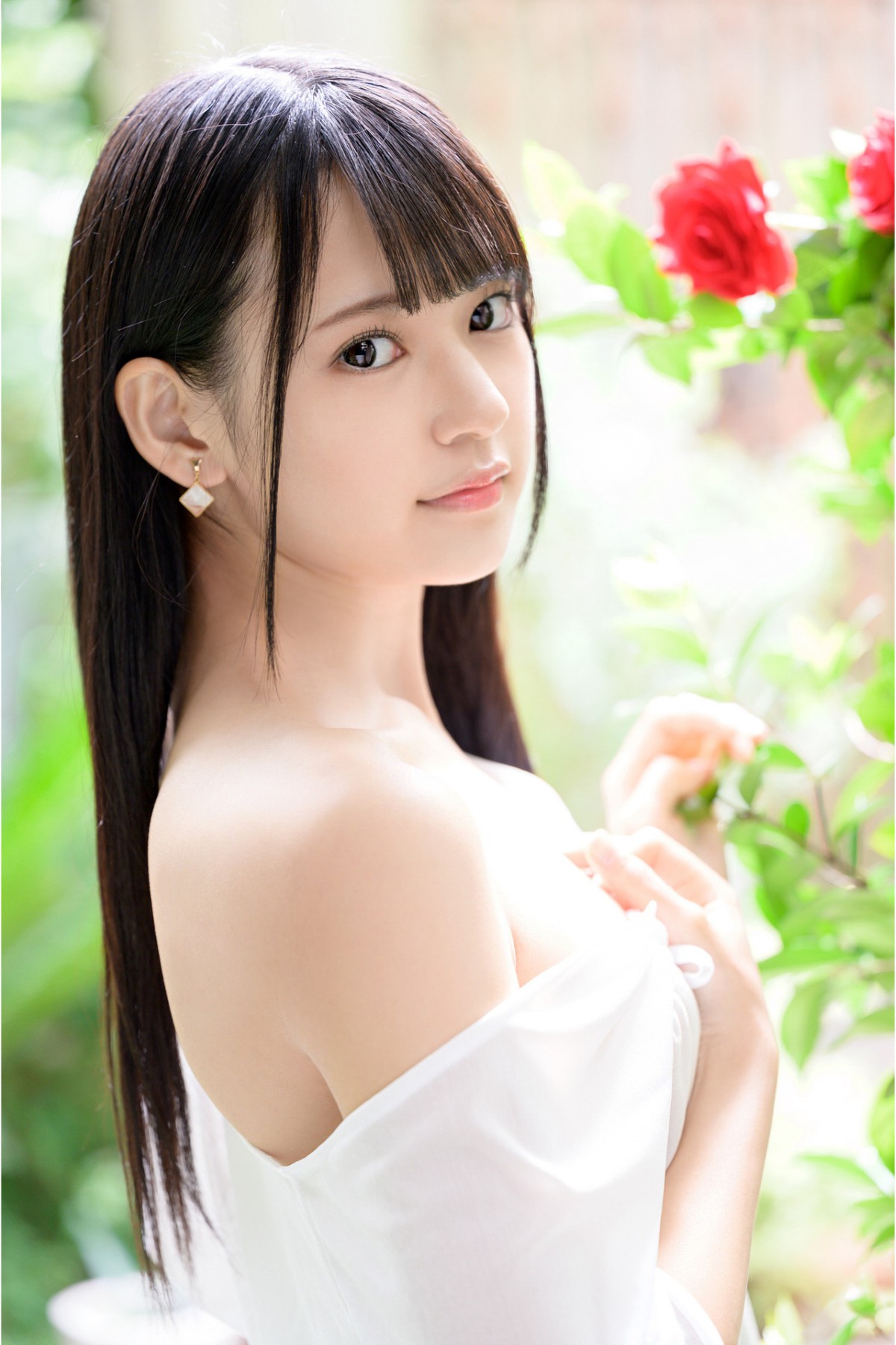 Photobook Umi Yatsugake 八掛うみ Prestige Pose Message 02 0012 4817002683.jpg