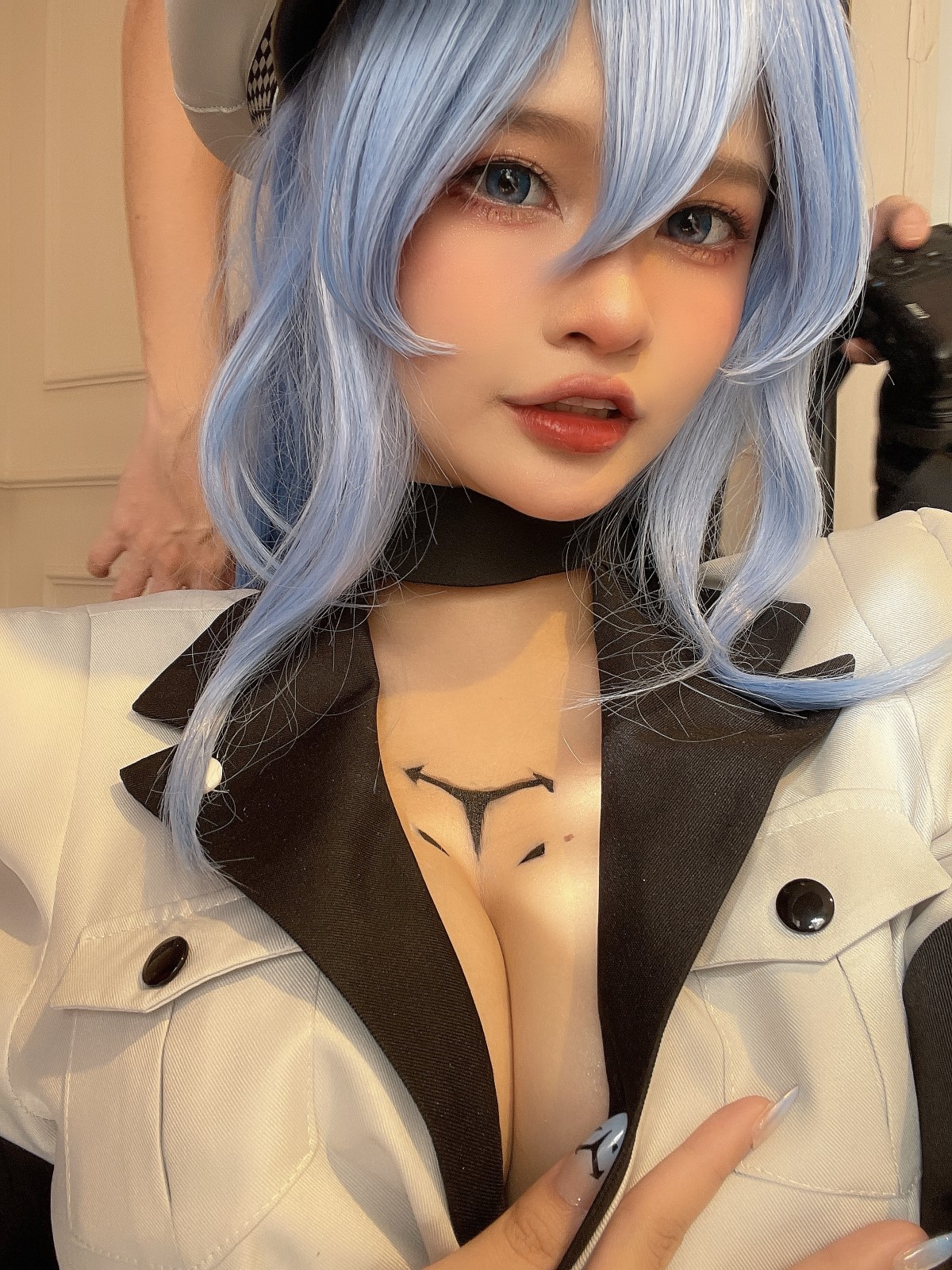 Azami Esdeath 0040 1417736120.jpg