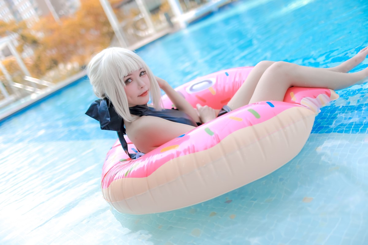 Coser@Kitkat Cosplay 9 Saber Alter Swimsuit 0010 7889748794.jpg