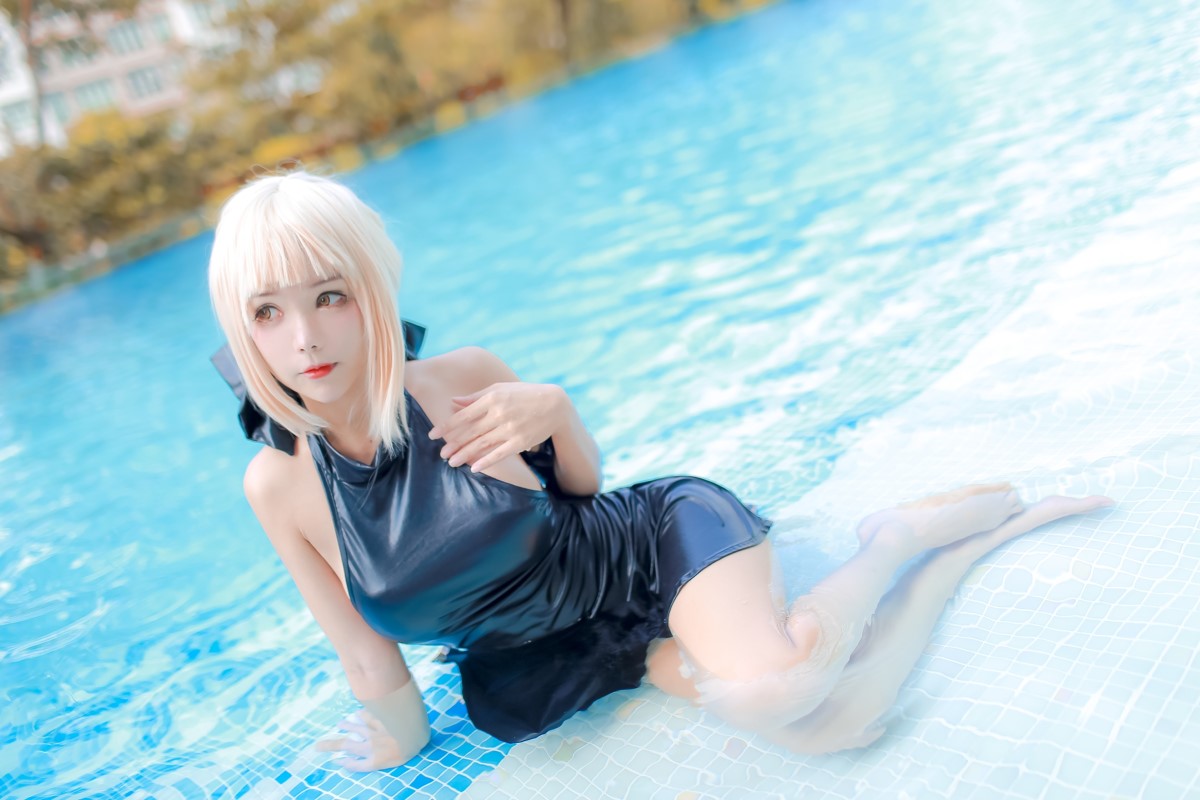 Coser@Kitkat Cosplay 9 Saber Alter Swimsuit 0019 9851860979.jpg