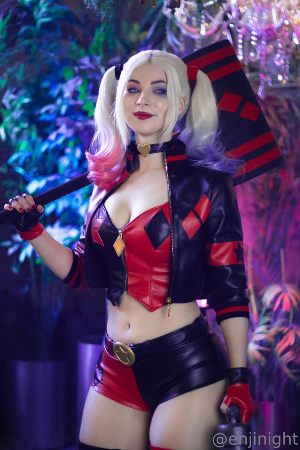 Enji Night Harley Quinn 0007 6180317008.jpg