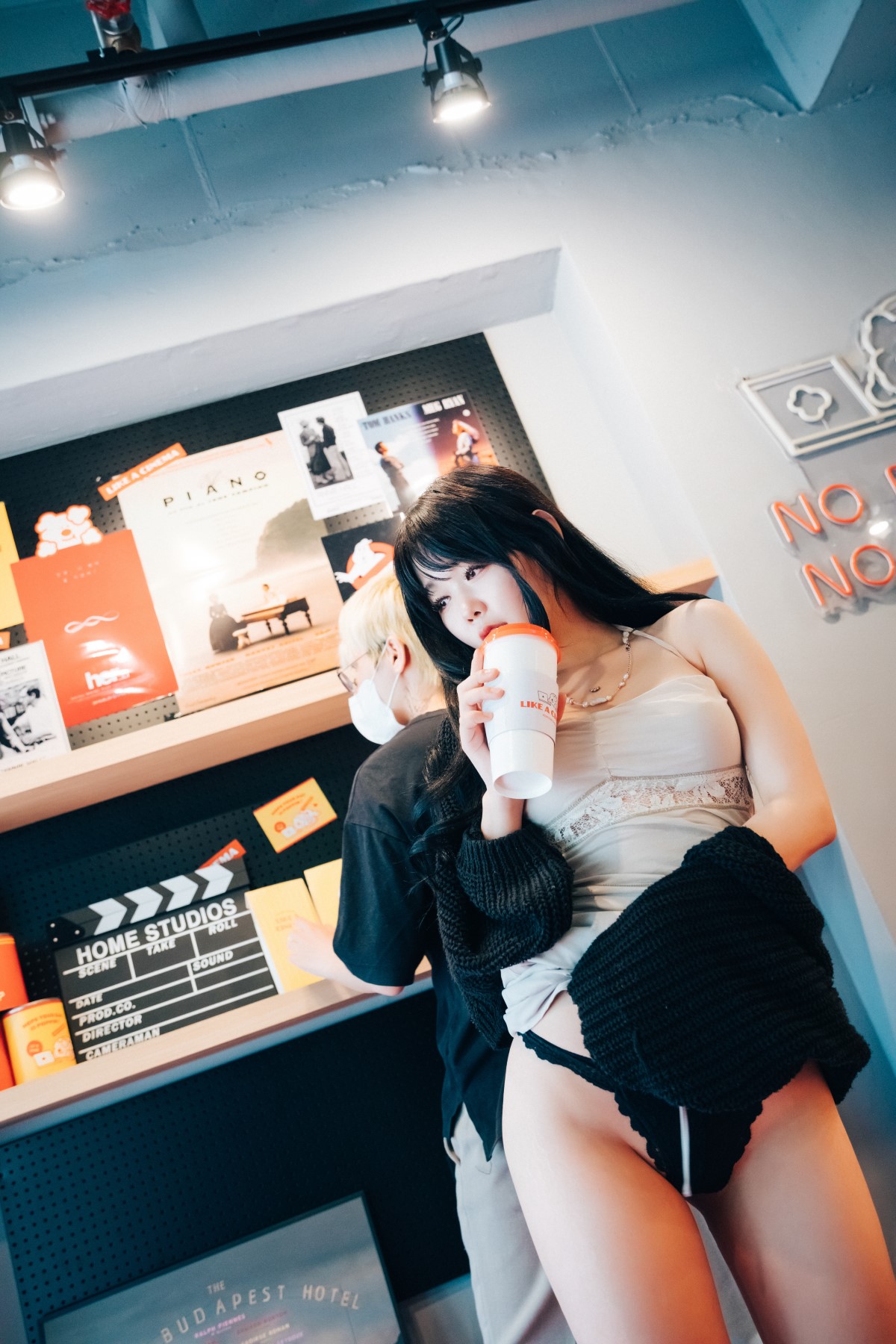 Loozy Zia 지아 XXX In The Theater 0033 1782718627.jpg