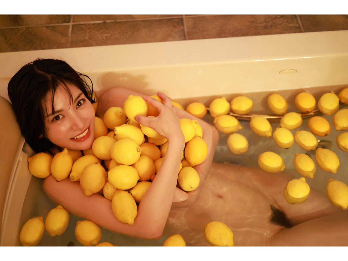 Photobook Tanaka Lemon 田中レモン Splash 0065 9510408957.jpg