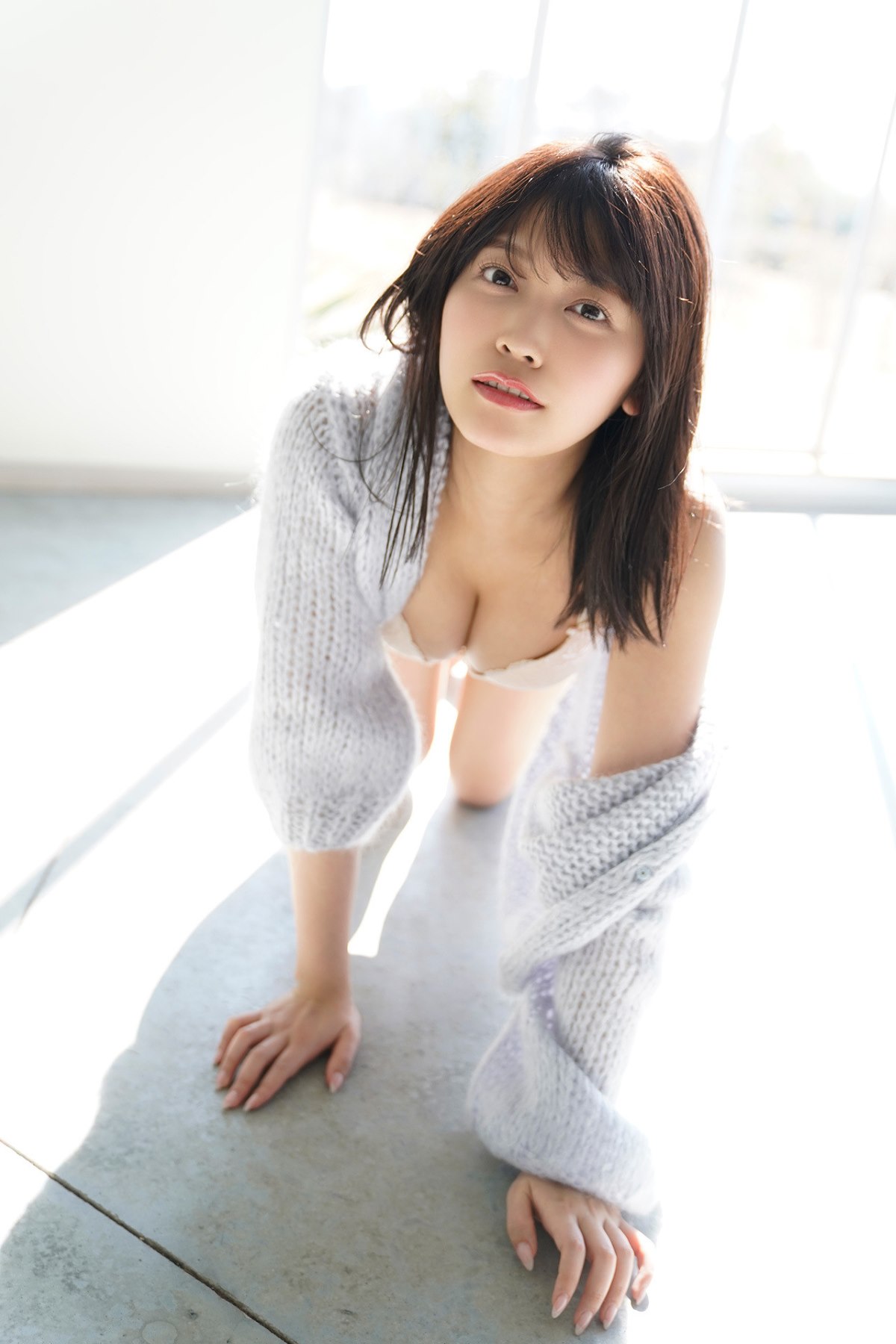 FLASH Photobook Reona Matsushita 松下玲緒菜 Journey With Bare Skin 0046 4943668534.jpg