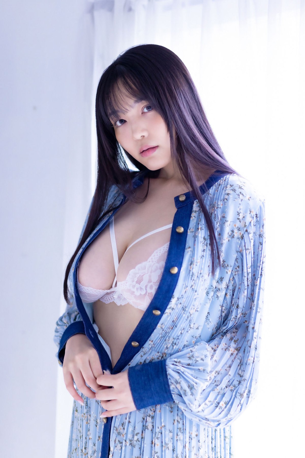 FRIDAY Digital Photobook 2023 02 24 Momona Koibuchi 恋渕ももな Melting Tawawa 0005 2534724390.jpg