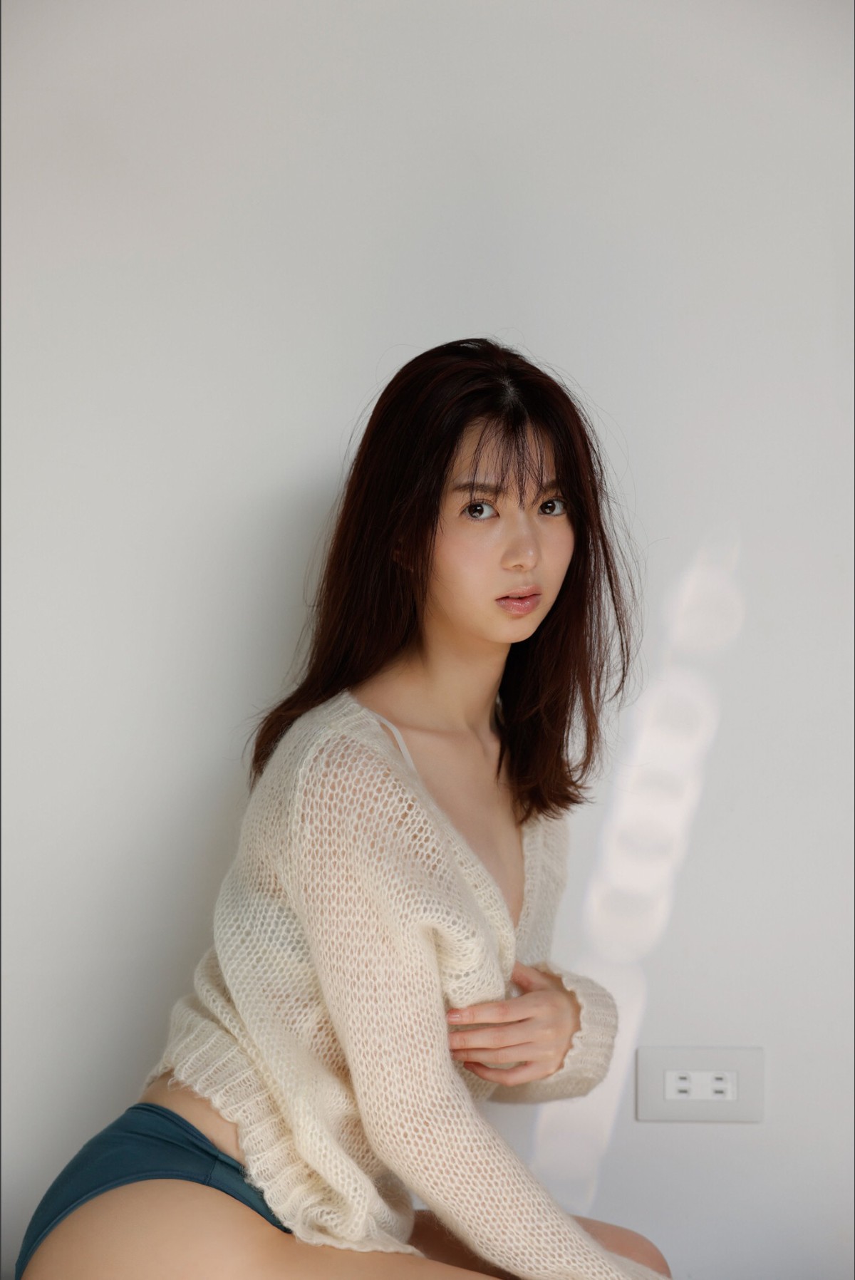 FRIDAYデジタル写真集 Digital Photobook 2023 01 19 Riko Matsudaira 松平璃子 Glossy And Sexy Vol 2 0054 2921278708.jpg