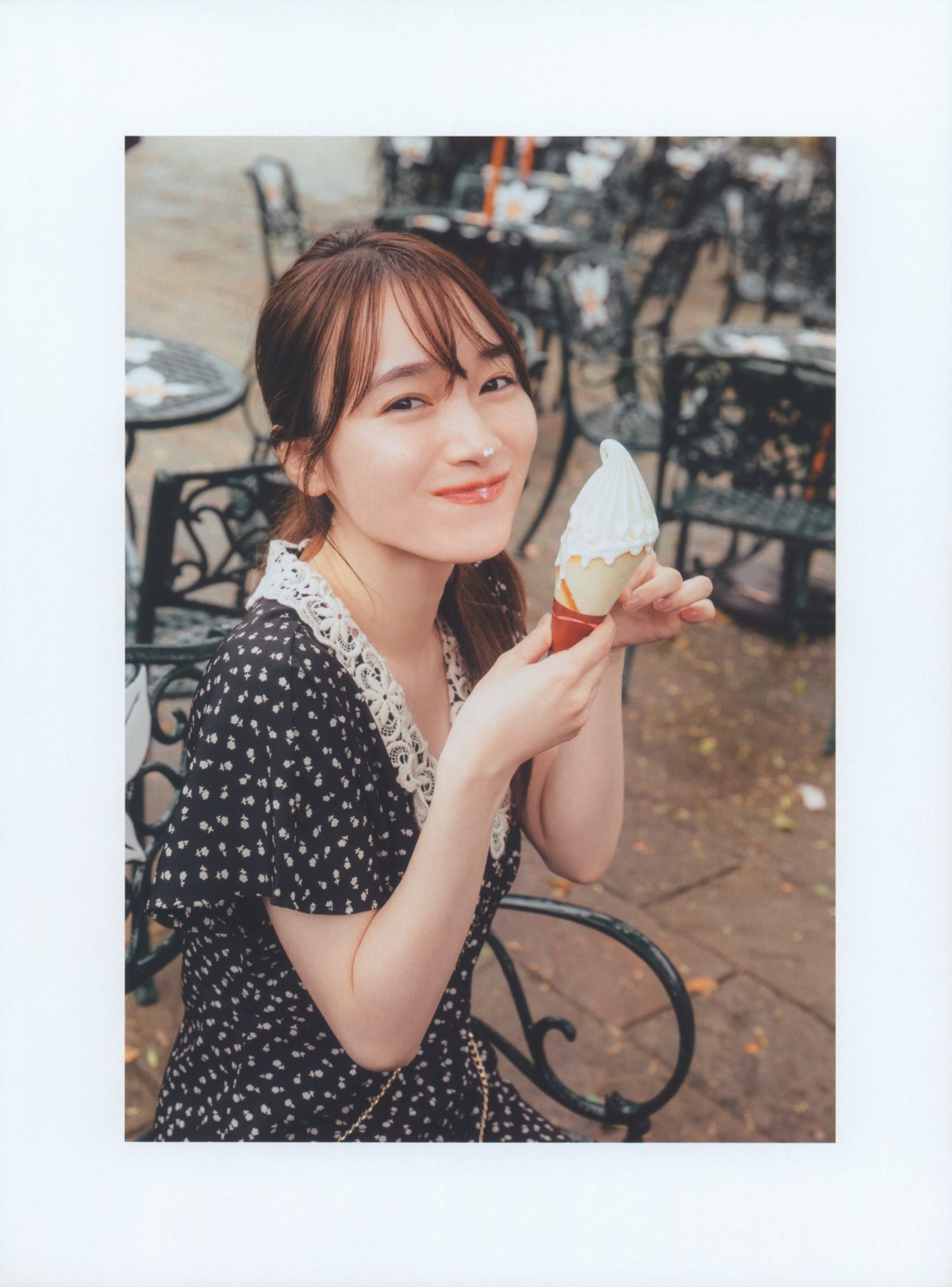 Photobook 2022 08 23 Rena Moriya 守屋麗奈 1st Photobook Egao No Guu Choki Paa 0008 1468834813.jpg