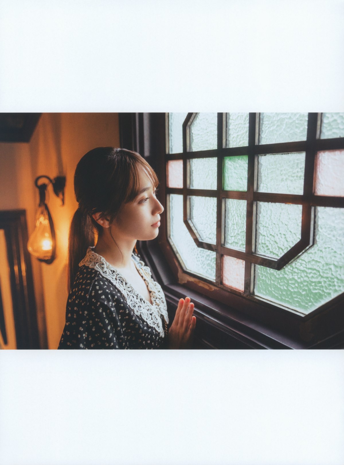 Photobook 2022 08 23 Rena Moriya 守屋麗奈 1st Photobook Egao No Guu Choki Paa 0012 3418472986.jpg