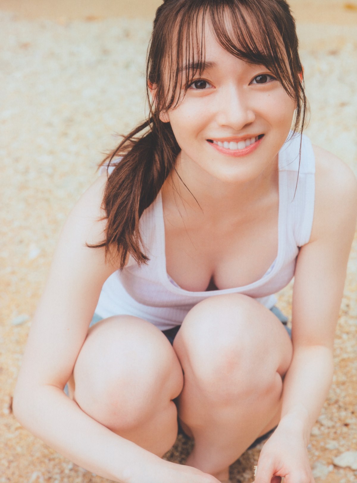 Photobook 2022 08 23 Rena Moriya 守屋麗奈 1st Photobook Egao No Guu Choki Paa 0023 5008611892.jpg