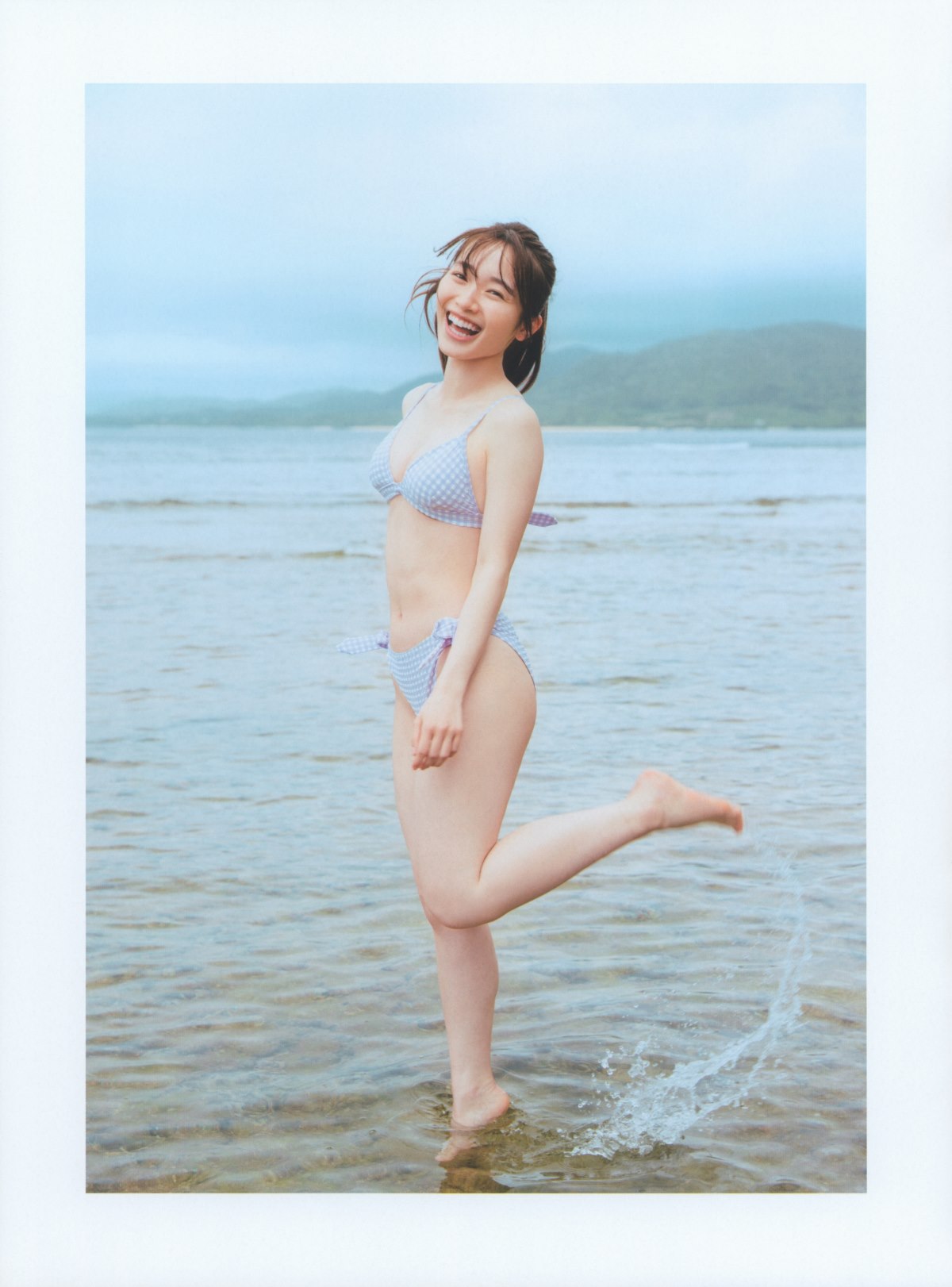 Photobook 2022 08 23 Rena Moriya 守屋麗奈 1st Photobook Egao No Guu Choki Paa 0025 2591397114.jpg