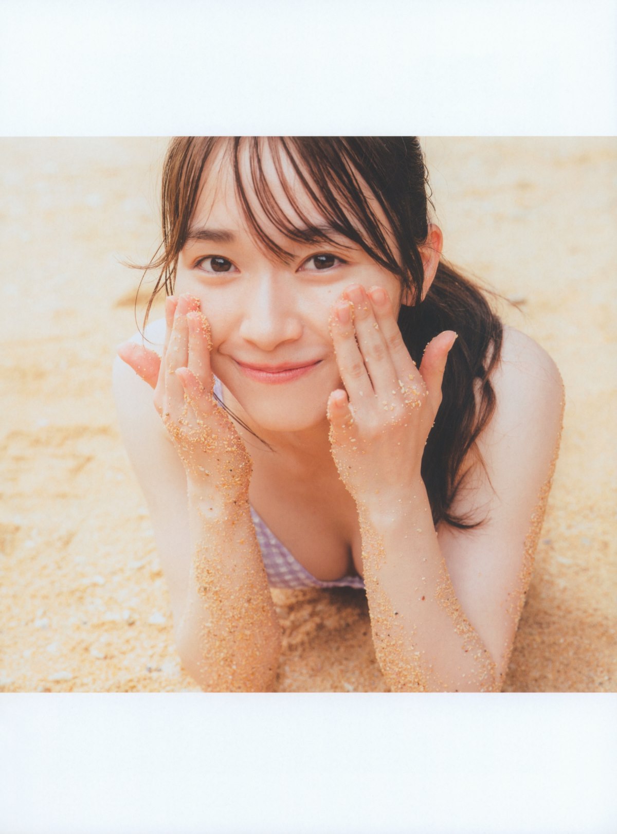 Photobook 2022 08 23 Rena Moriya 守屋麗奈 1st Photobook Egao No Guu Choki Paa 0028 5025176062.jpg