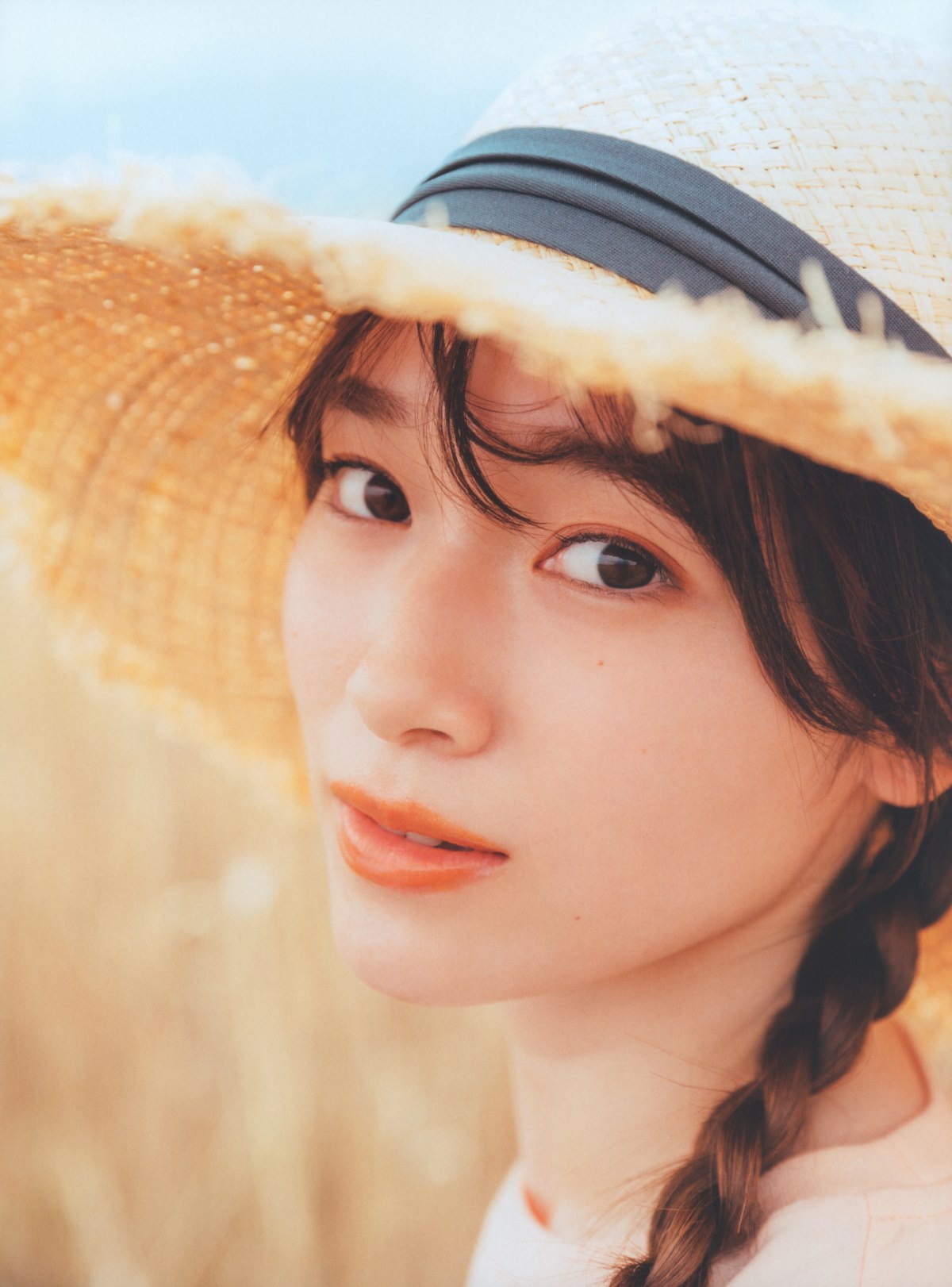 Photobook 2022 08 23 Rena Moriya 守屋麗奈 1st Photobook Egao No Guu Choki Paa 0071 4017243548.jpg