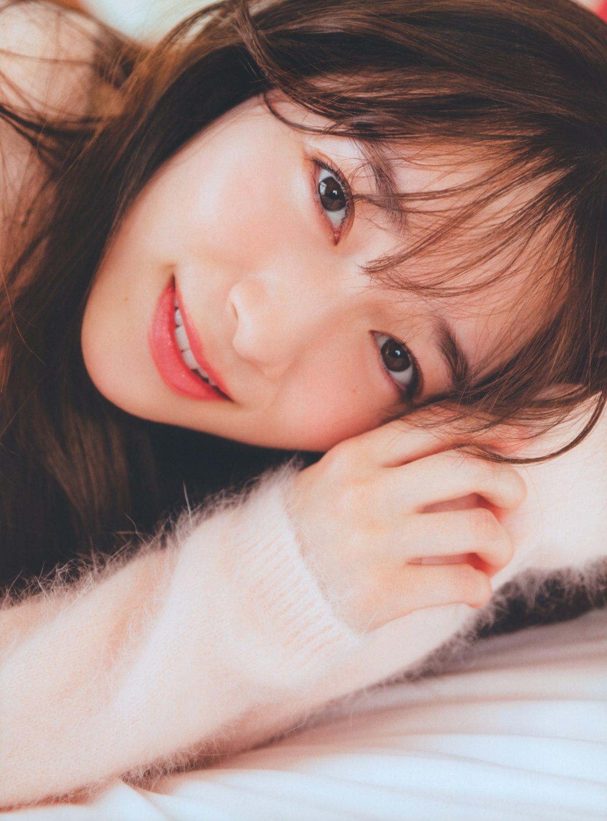 Photobook 2022 08 23 Rena Moriya 守屋麗奈 1st Photobook Egao No Guu Choki Paa 0076 6837392936.jpg