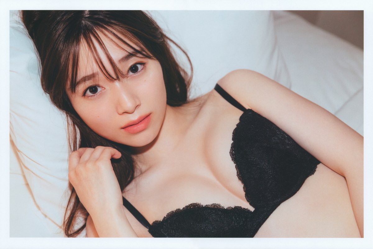 Photobook 2022 08 23 Rena Moriya 守屋麗奈 1st Photobook Egao No Guu Choki Paa 0117 6667097487.jpg