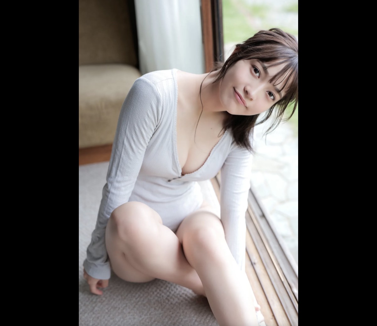 FRIDAY 2023 01 26 Nanako Kurosaki 黒嵜菜々子 Sentimental Bare Skin 0009 7976647347.jpg