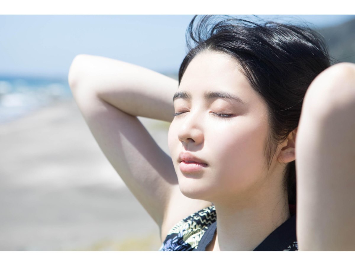 Photobook Suzuka Chinzei 鎮西寿々歌 Resonance 0018 1324812615.jpg