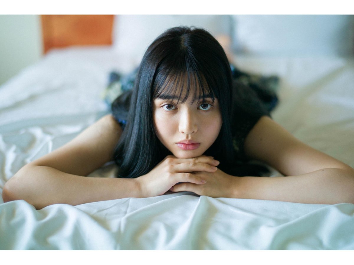 Photobook Suzuka Chinzei 鎮西寿々歌 Resonance 0058 3898068752.jpg