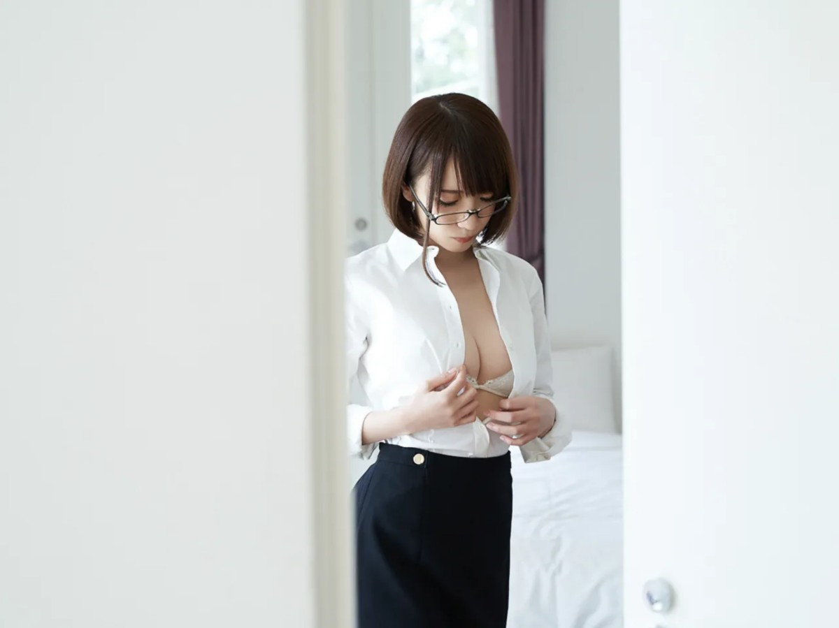 FRIDAYデジタル写真集 Airi Shimizu 清水あいり Too Erotic Body Vol 3 0007 2422786607.jpg