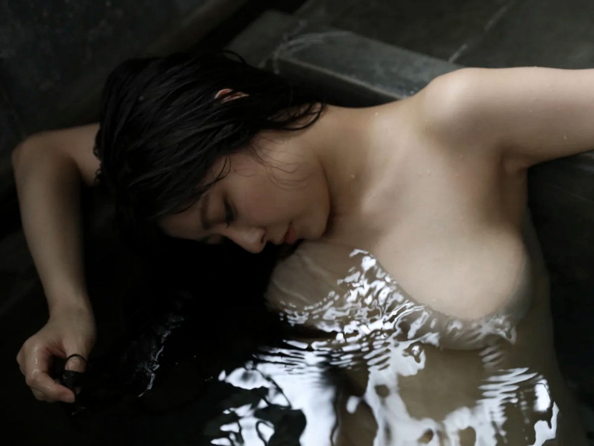 FRIDAYデジタル写真集 Miri Hanai 花井美理 Unbanned H Cup Naked Body Vol 3 0050 2942695910.jpg