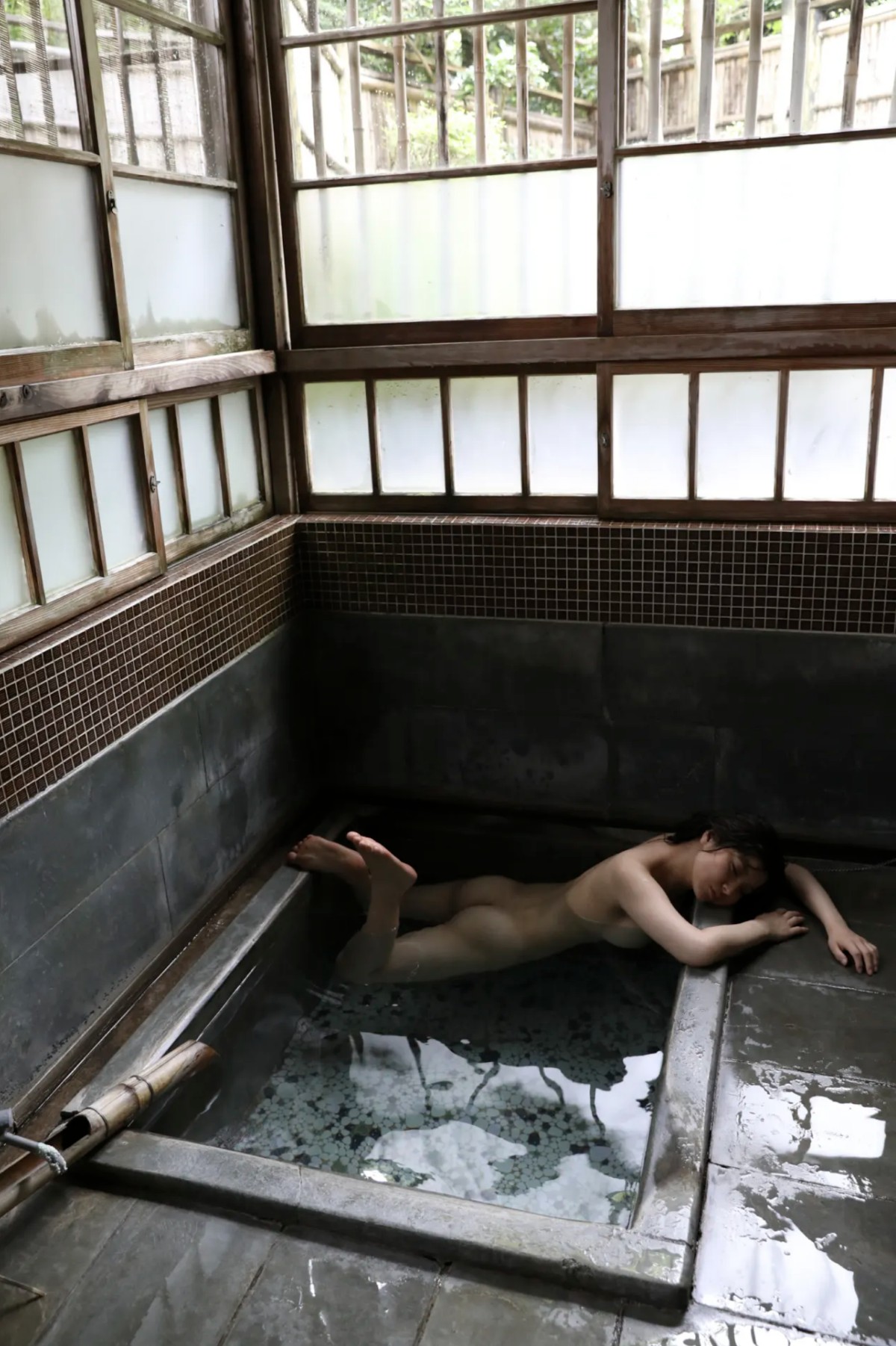 FRIDAYデジタル写真集 Miri Hanai 花井美理 Unbanned H Cup Naked Body Vol 3 0052 1651316367.jpg