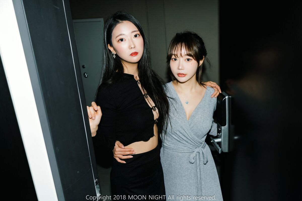 Moon Night Snap Mona 모나 And Jucy 쥬시 Loveholic Vol 2 0001 9350200502.jpg