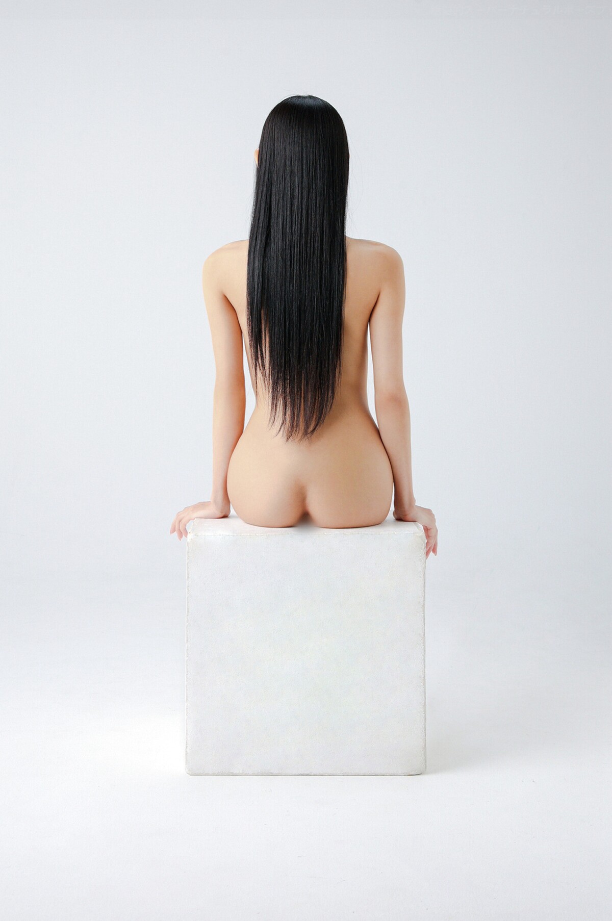 Photobook 2022 02 25 Absolute Super Natural Pose Book Umi Yatsugake 八掛うみ Nude Pose Photo Collection 0067 0215073337.jpg