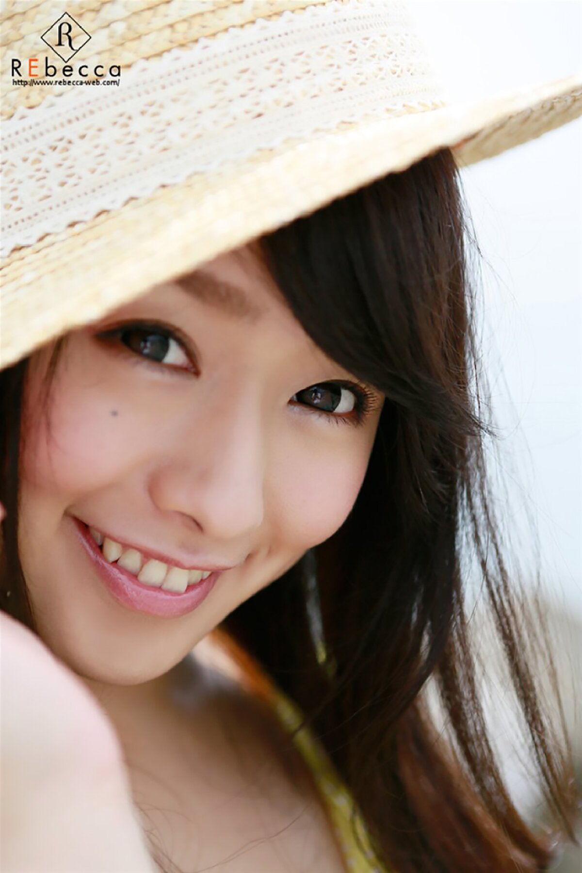 Photobook Shiraishi Marina 白石茉莉奈 Mamadol Is A G Cup 0059 0027645125.jpg