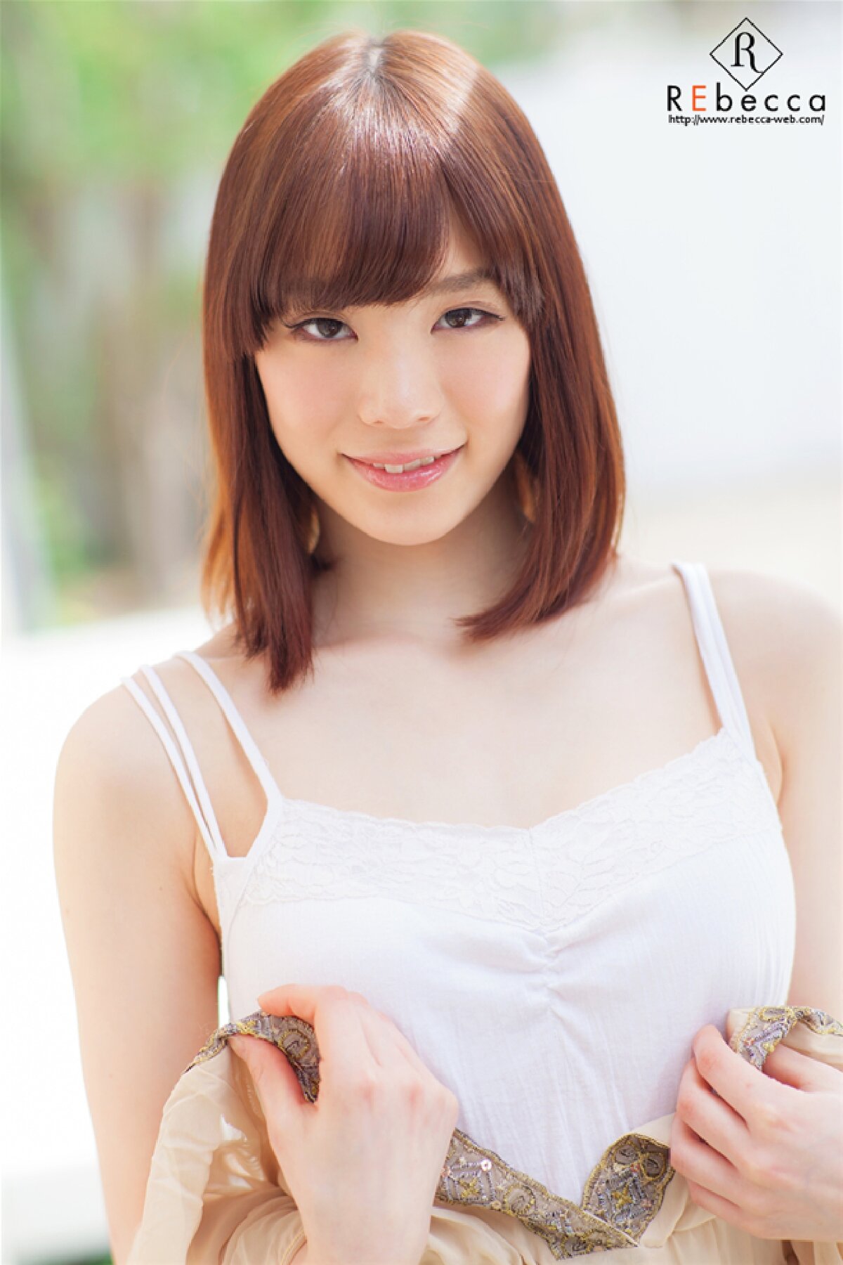 Photobook Suzumura Airi 鈴村あいり Tones Played By White Bells 0004 0164432044.jpg