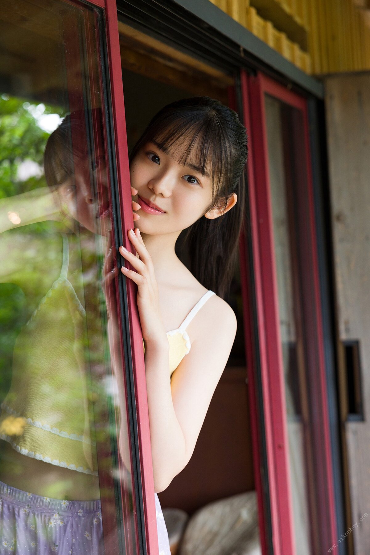 Photobook 2022 07 25 Kohaku Shida 志田こはく Umimachi No Houkago Spisan Gravure Photo Book 0039 9844984188.jpg